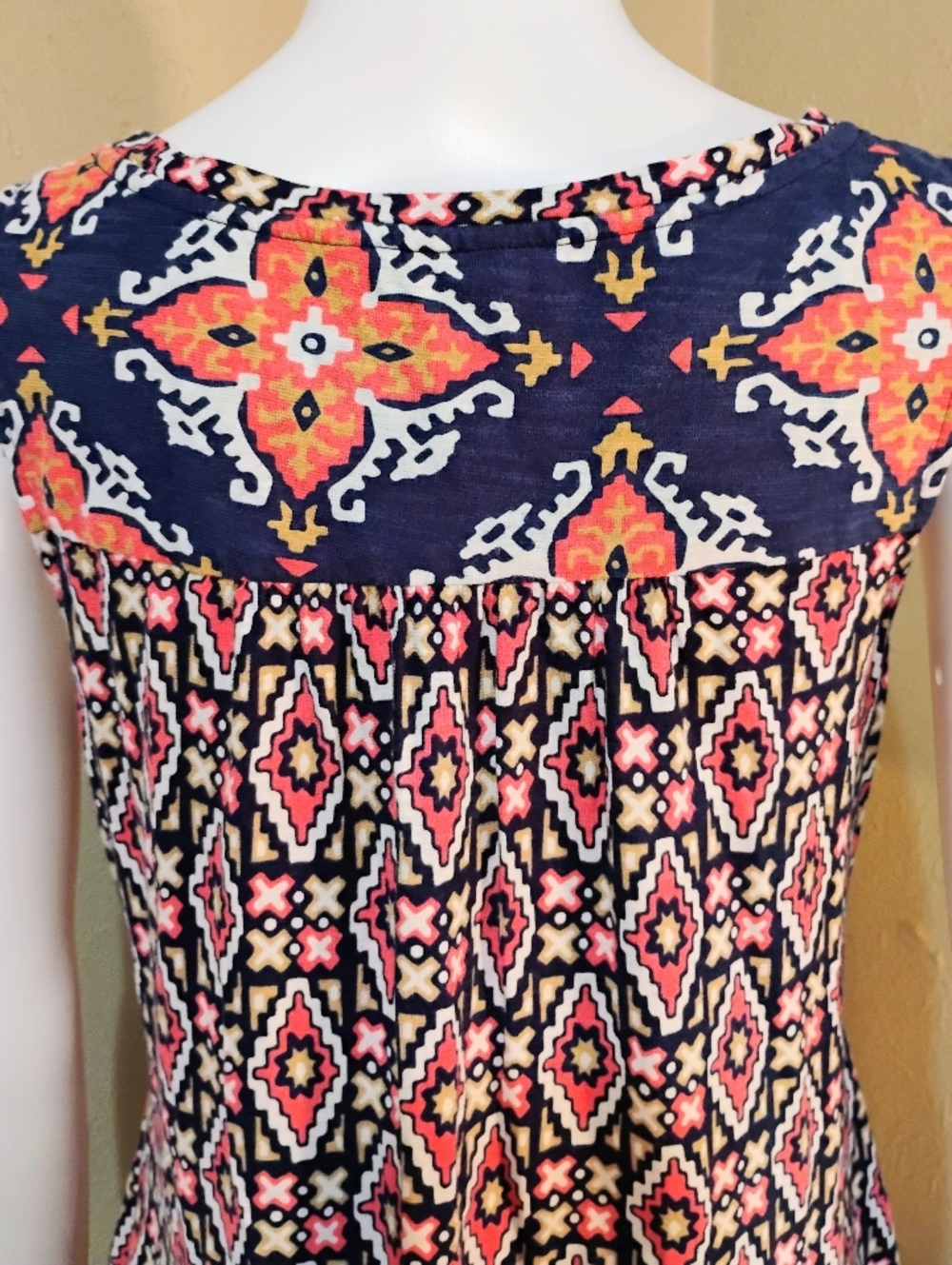 Akemi + Kin Galapa Tank Top - Picture 5 of 6